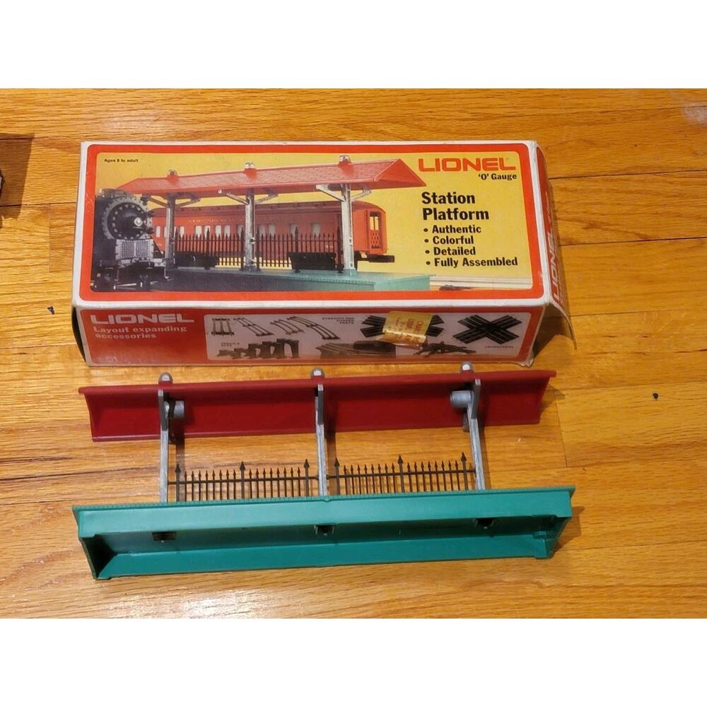 Lionel Station Platform O And 027 Gauge Pre-owned In Original Box #6-2256